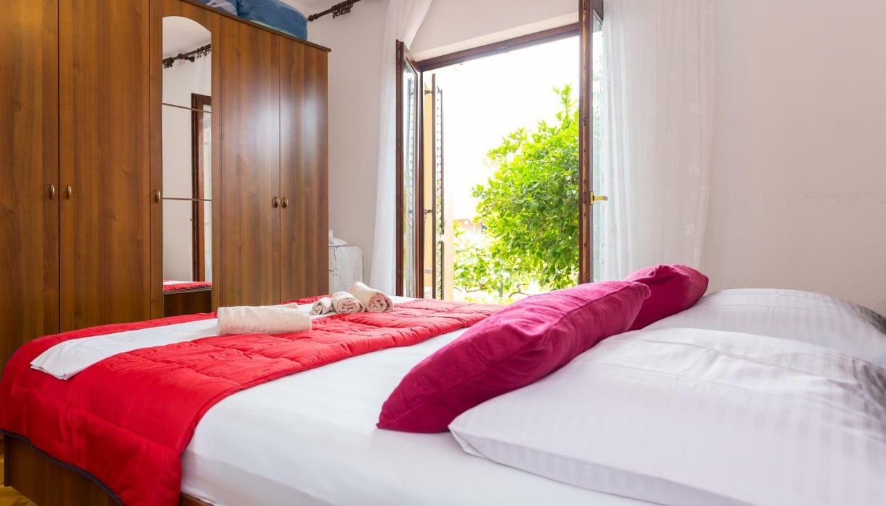 Apartments Iva Brstilo Omiš Esterno foto
