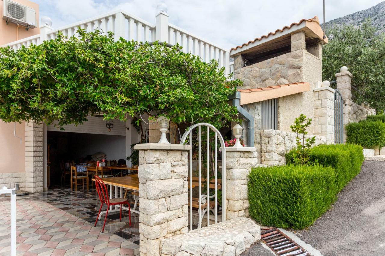 Apartments Iva Brstilo Omiš Esterno foto