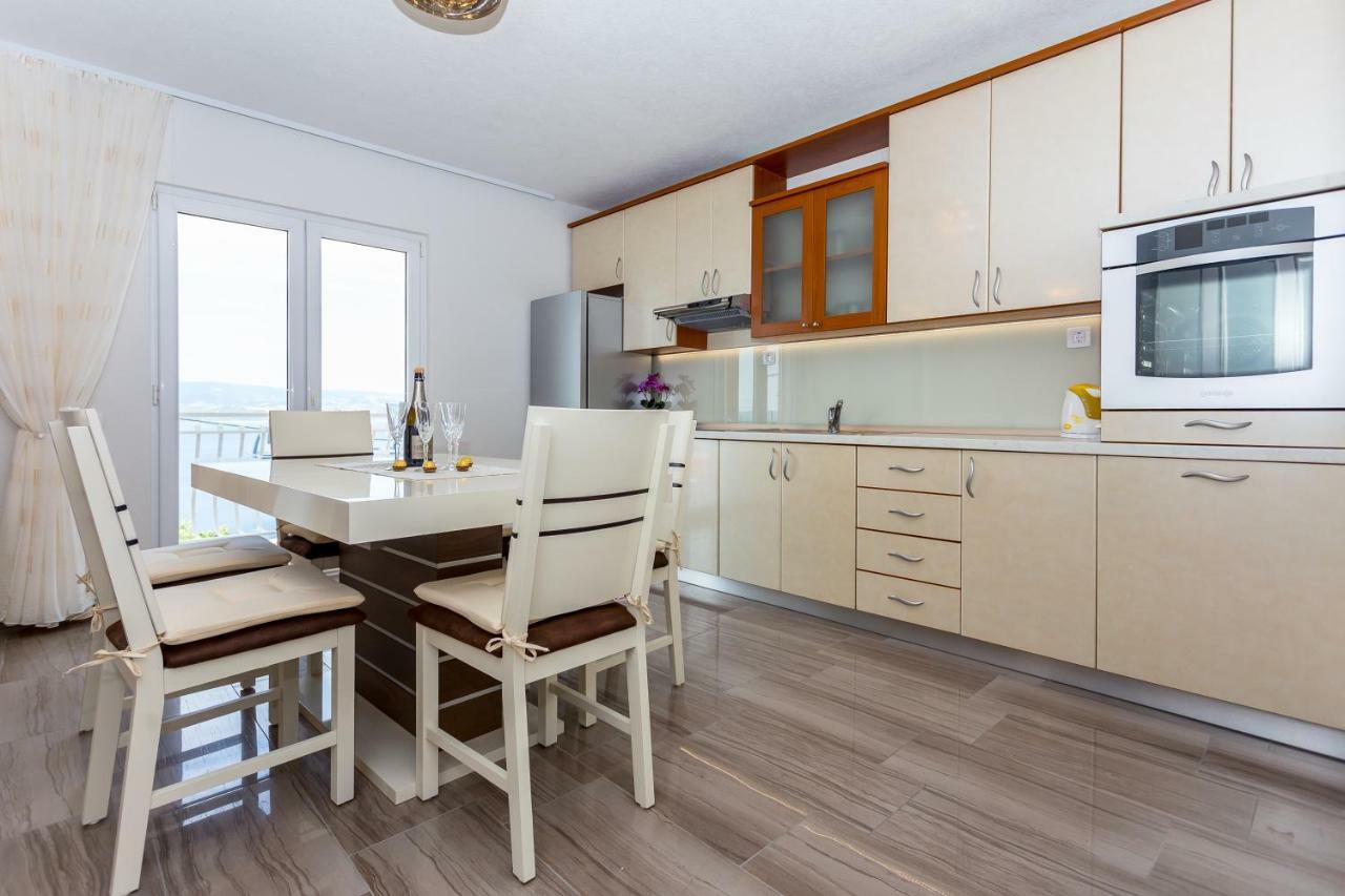 Apartments Iva Brstilo Omiš Esterno foto