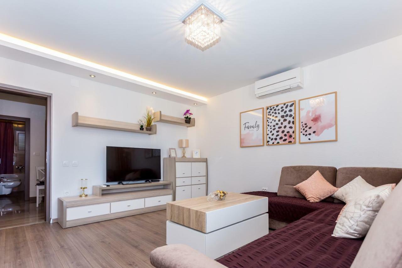 Apartments Iva Brstilo Omiš Esterno foto