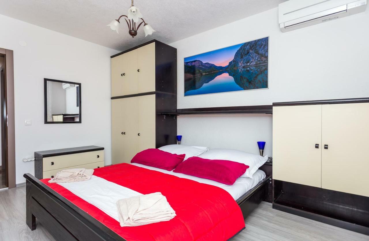 Apartments Iva Brstilo Omiš Esterno foto
