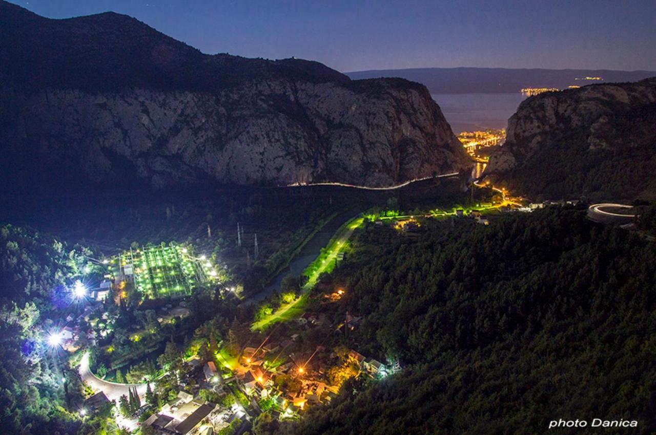 Apartments Iva Brstilo Omiš Esterno foto